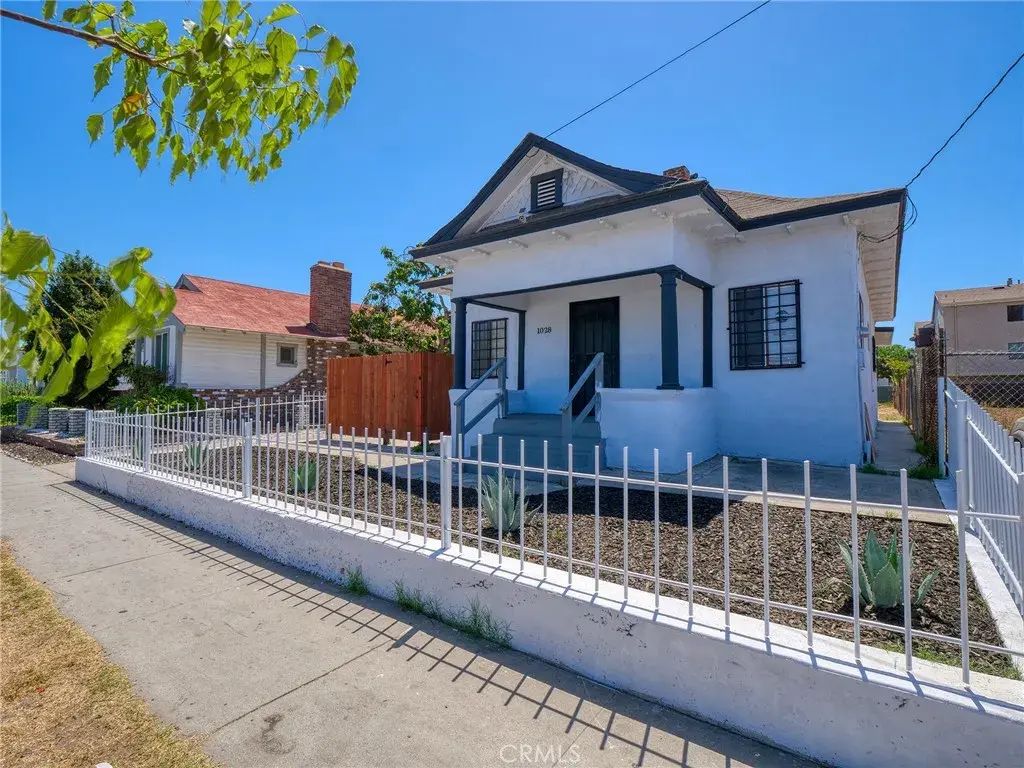 1028 E 10th, Long Beach