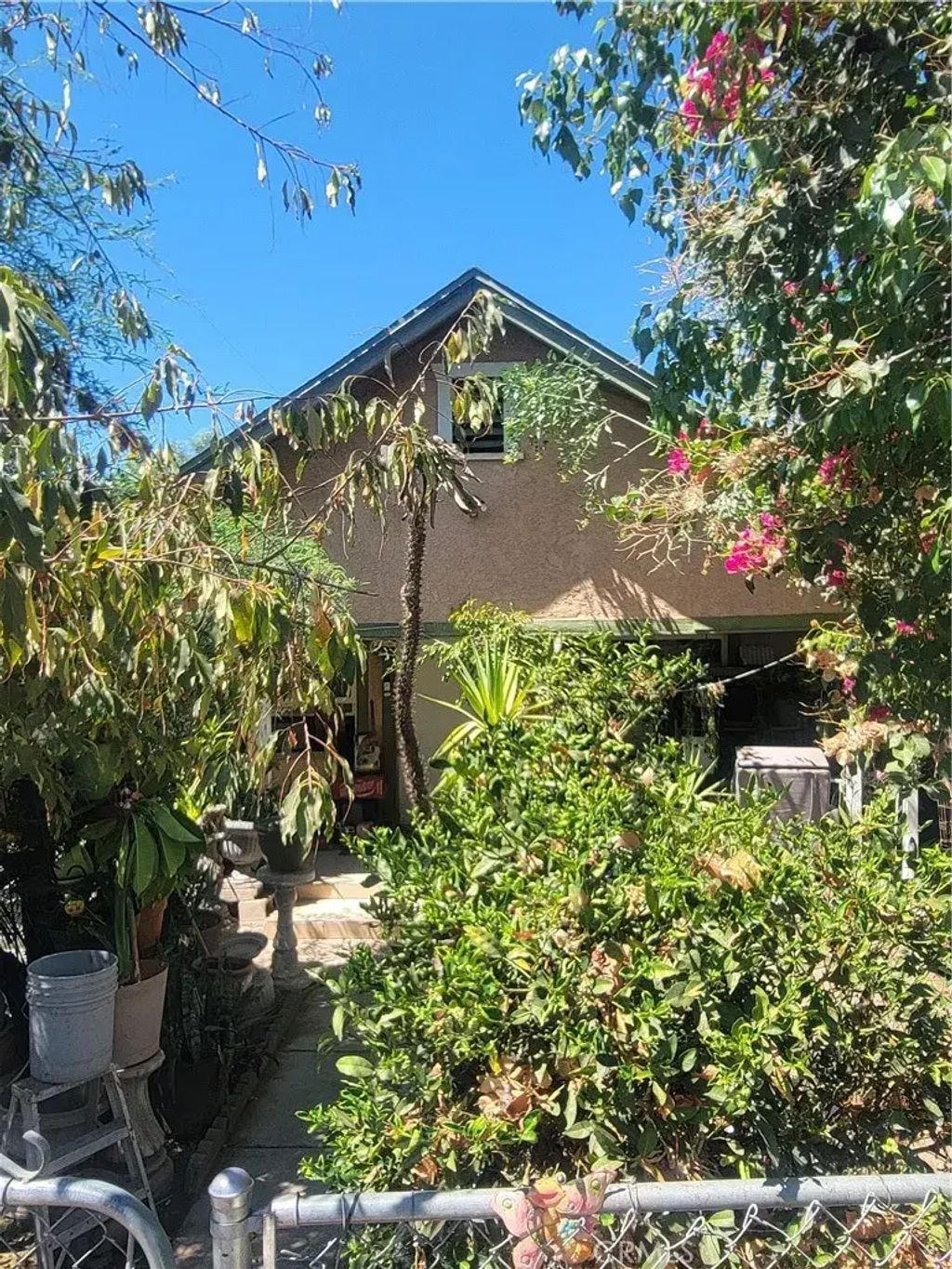 7190 Vine, Highland