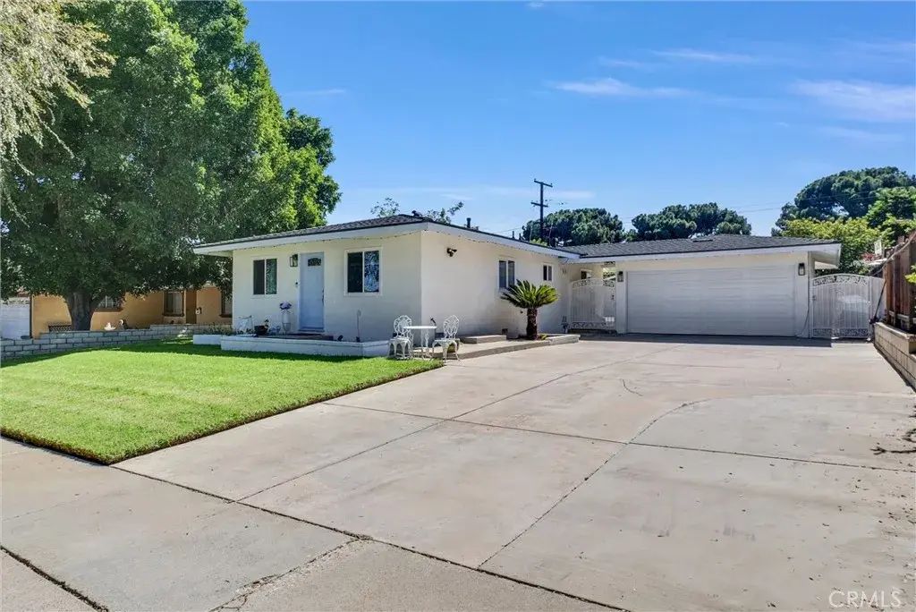 1134 Redwood, Corona