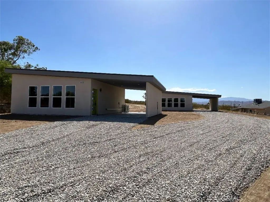 7374 Olympic Road, Joshua Tree