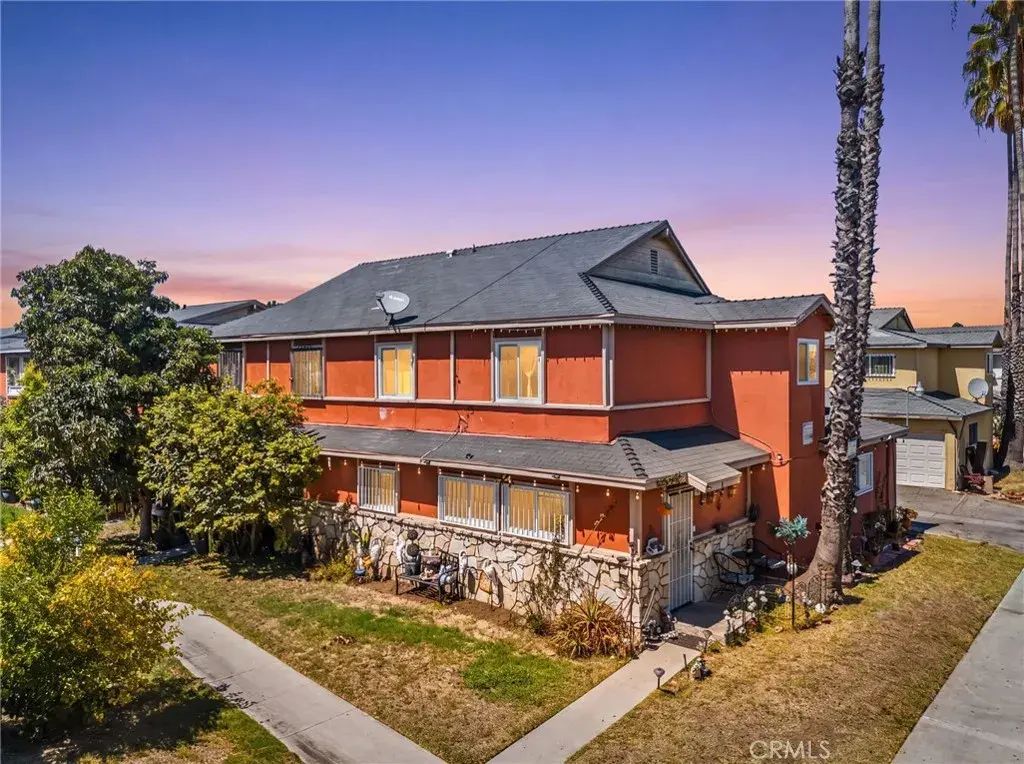 1 Dovecote, Carson