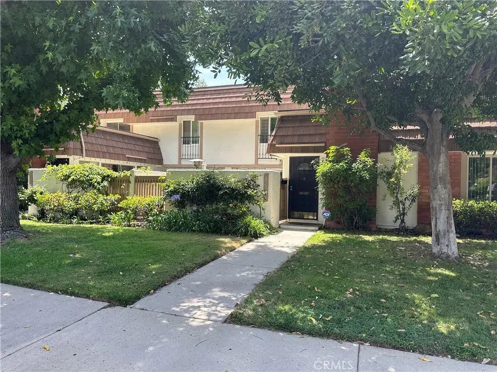 22309 James Alan Circle 3, Chatsworth