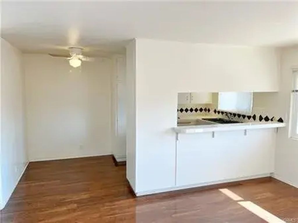 21006 Henrietta D, Torrance