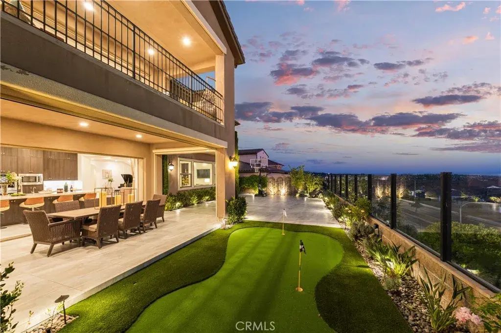 5512 Heritage Oak Drive, Lake Forest