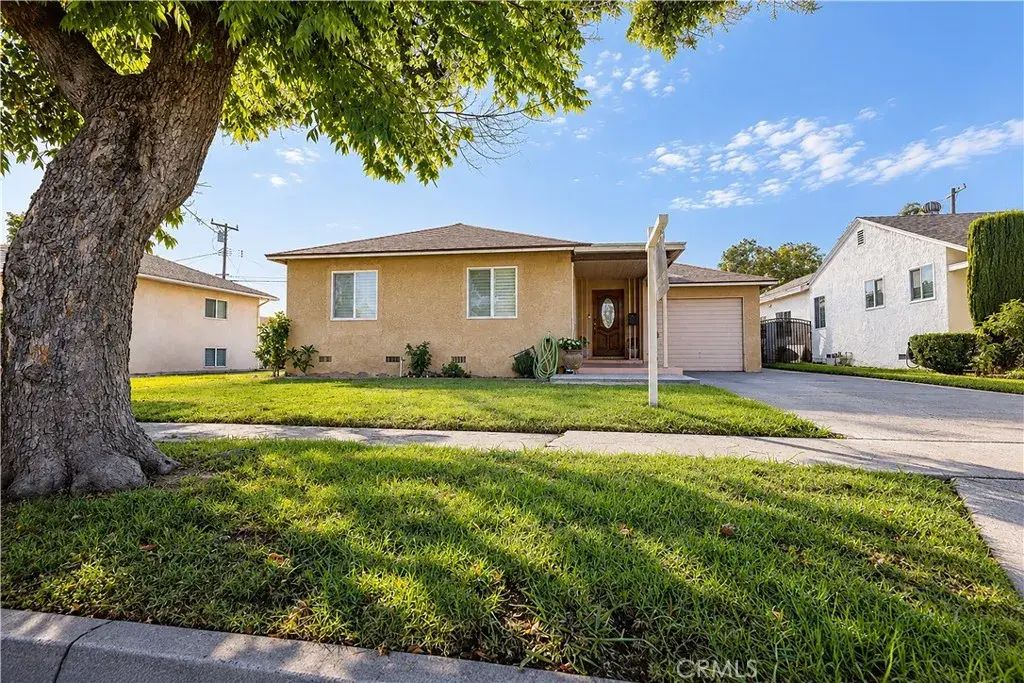 14019 Leibacher Avenue, Norwalk