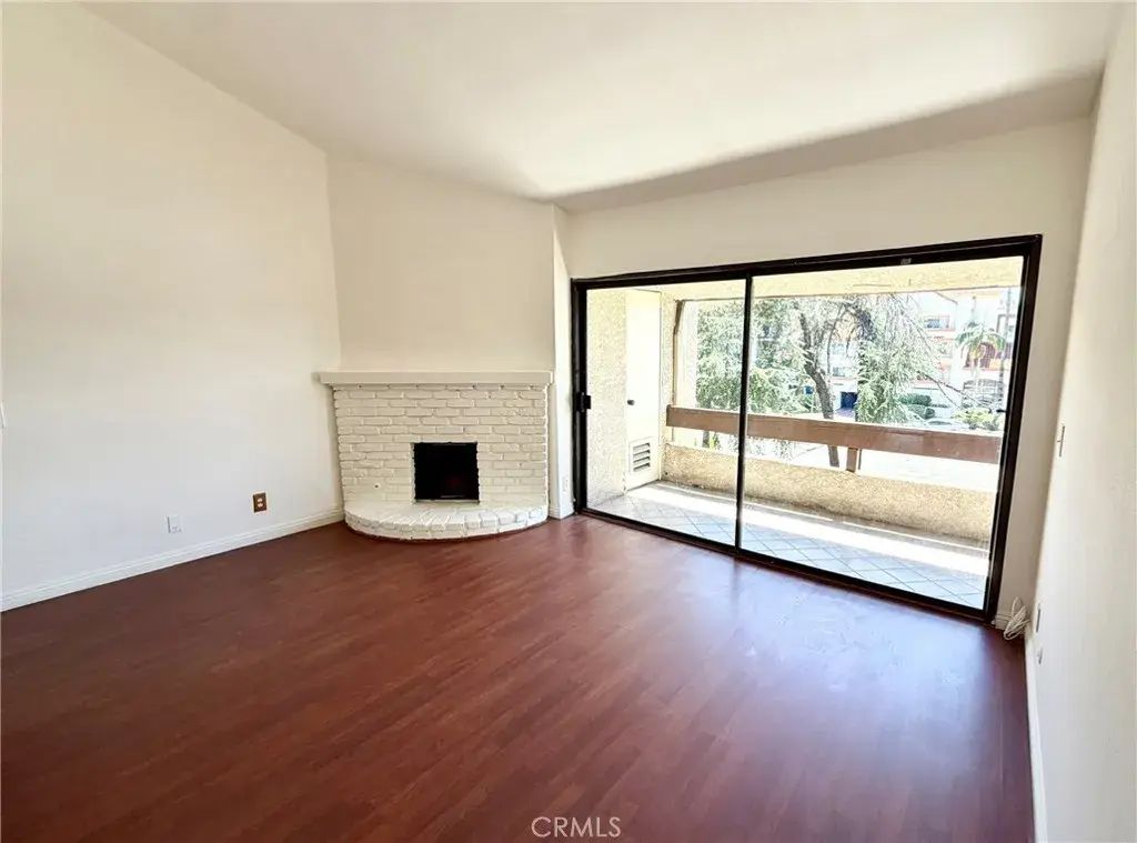 15155 Sherman Way 49, Van Nuys
