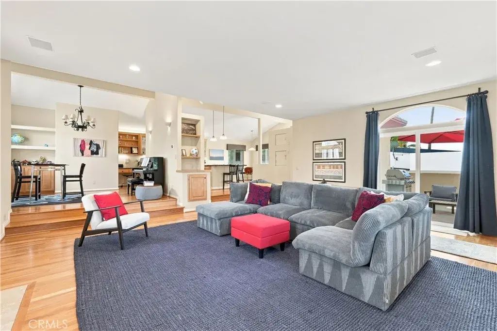 606 9th, Hermosa Beach