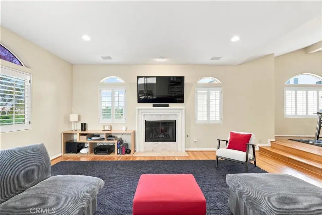 606 9th, Hermosa Beach