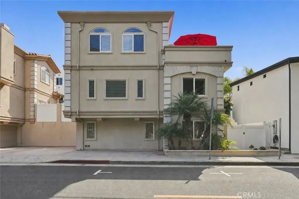 606 9th, Hermosa Beach