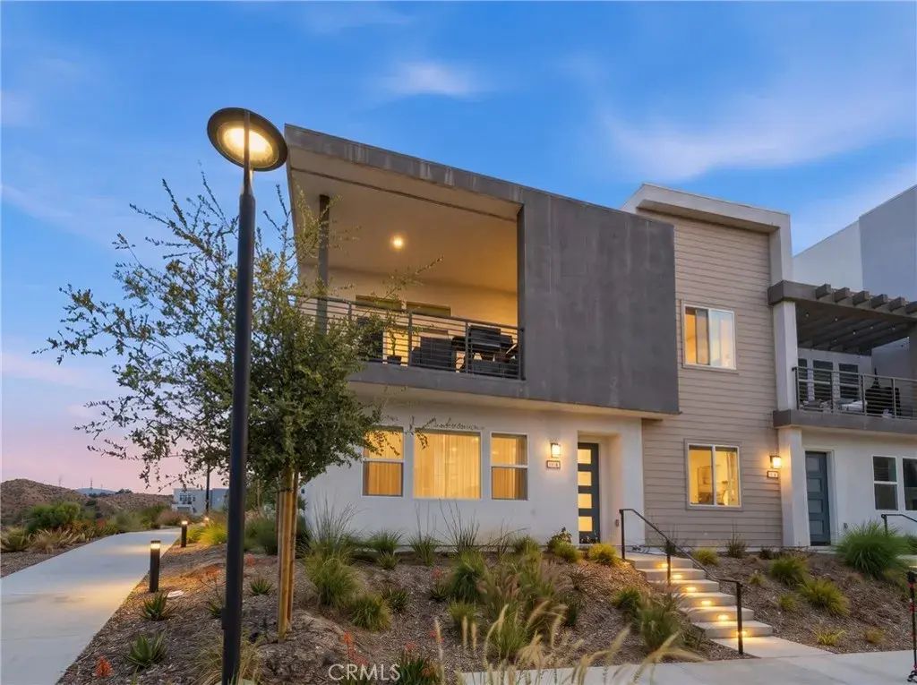 26729 Blue Hills Lp, Valencia