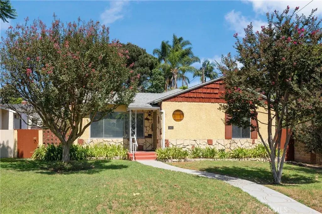 1815 W Riverside Drive, Burbank