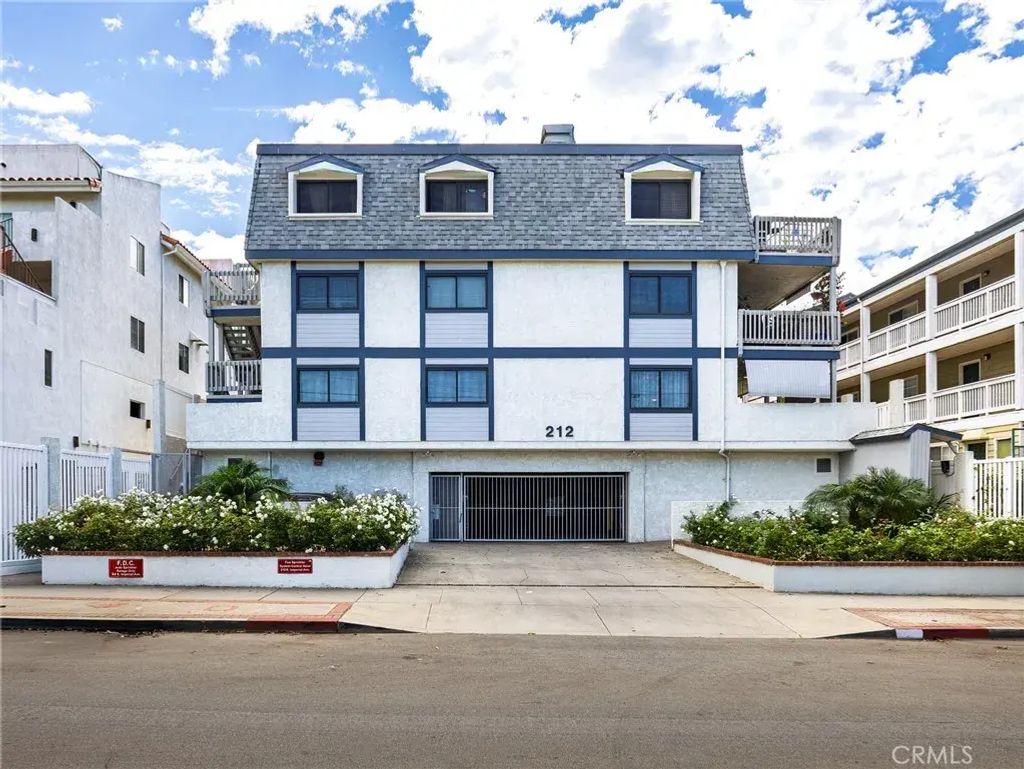 212 E Imperial Avenue E, El Segundo
