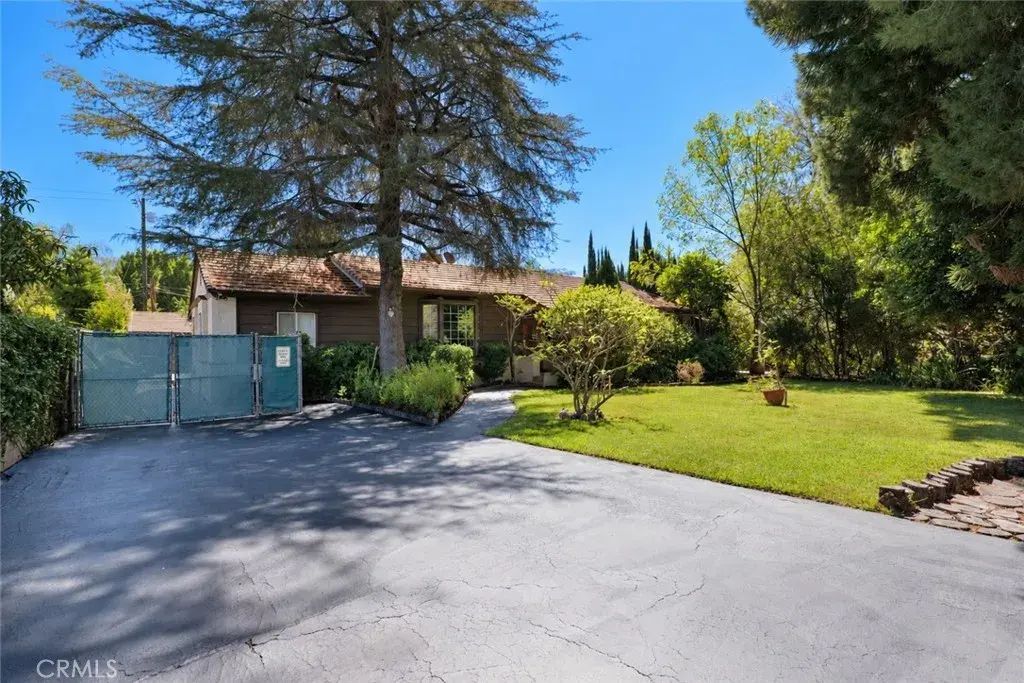 6438 Orion Avenue, Van Nuys