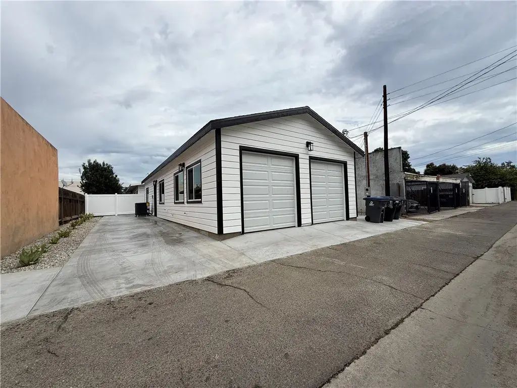 323 S Kroeger Street B, Anaheim