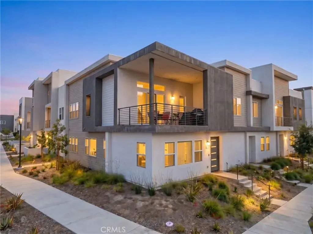 26729 Blue Hills Lp, Valencia