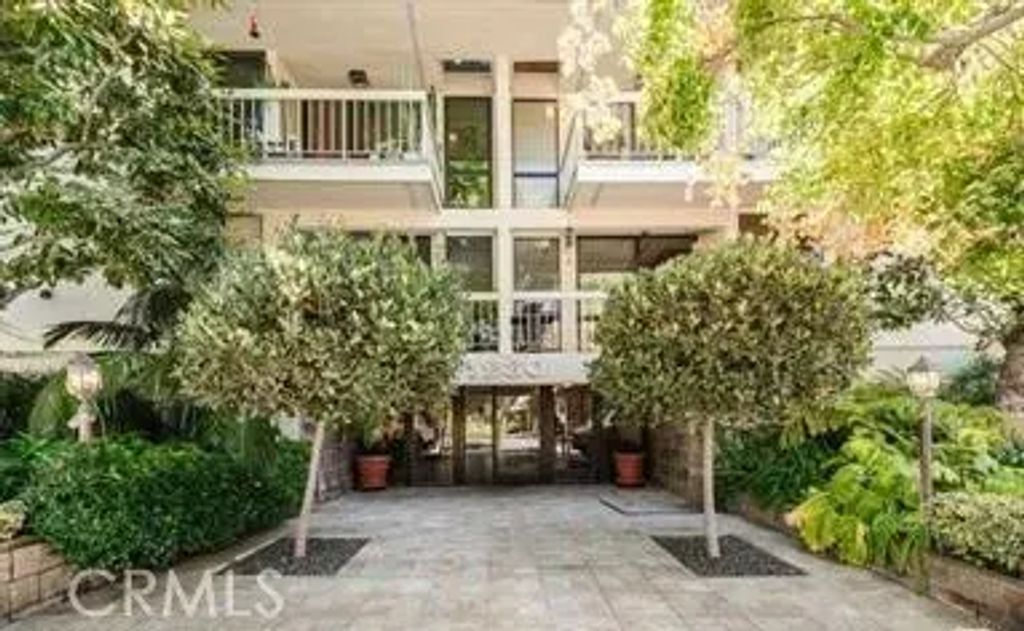 1230 N Sweetzer 114, West Hollywood