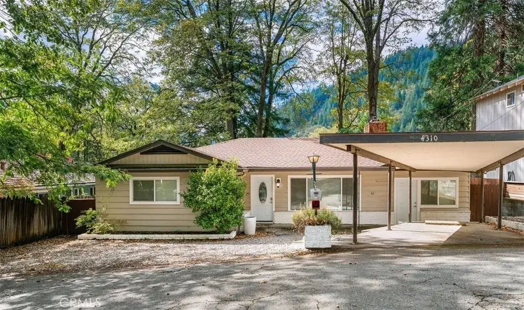 4310 Buckboard Ln, Dunsmuir