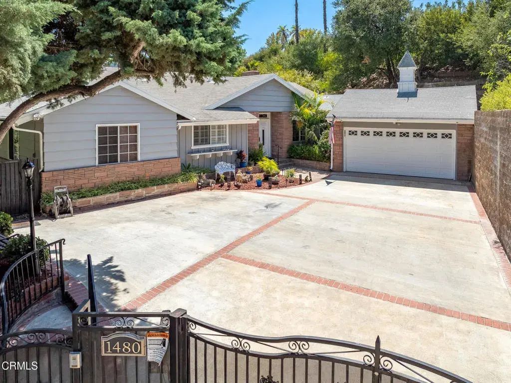 1480 E Glenoaks Boulevard, Glendale