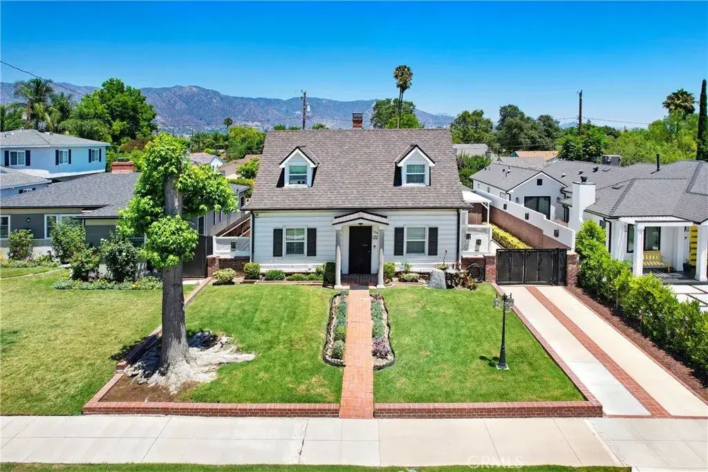 124 S Beachwood, Burbank