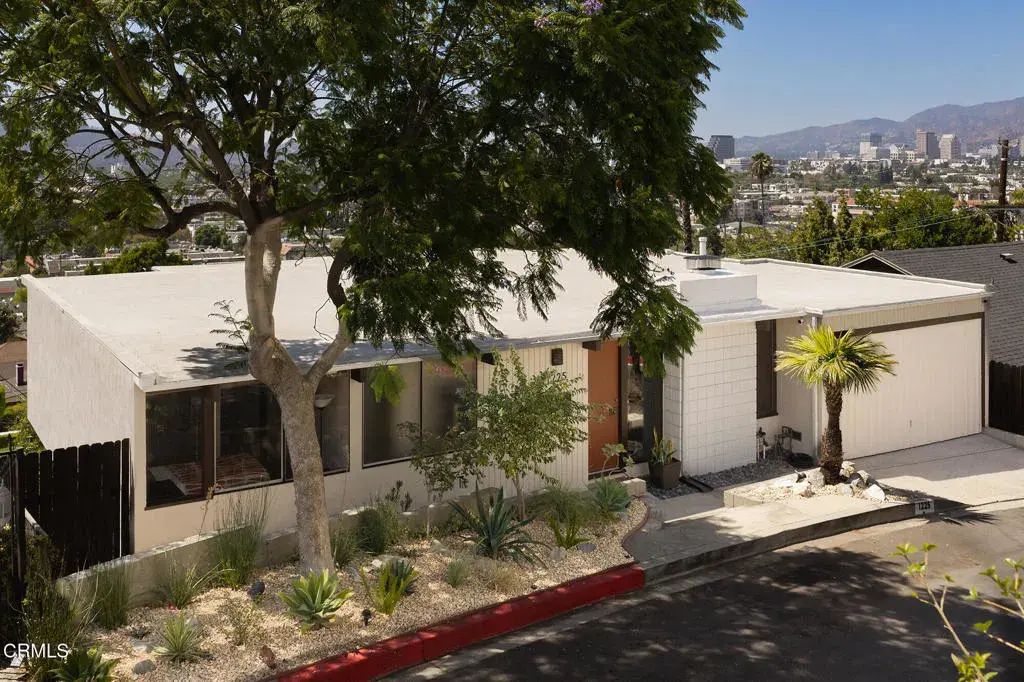 1225 Oberlin Drive, Glendale