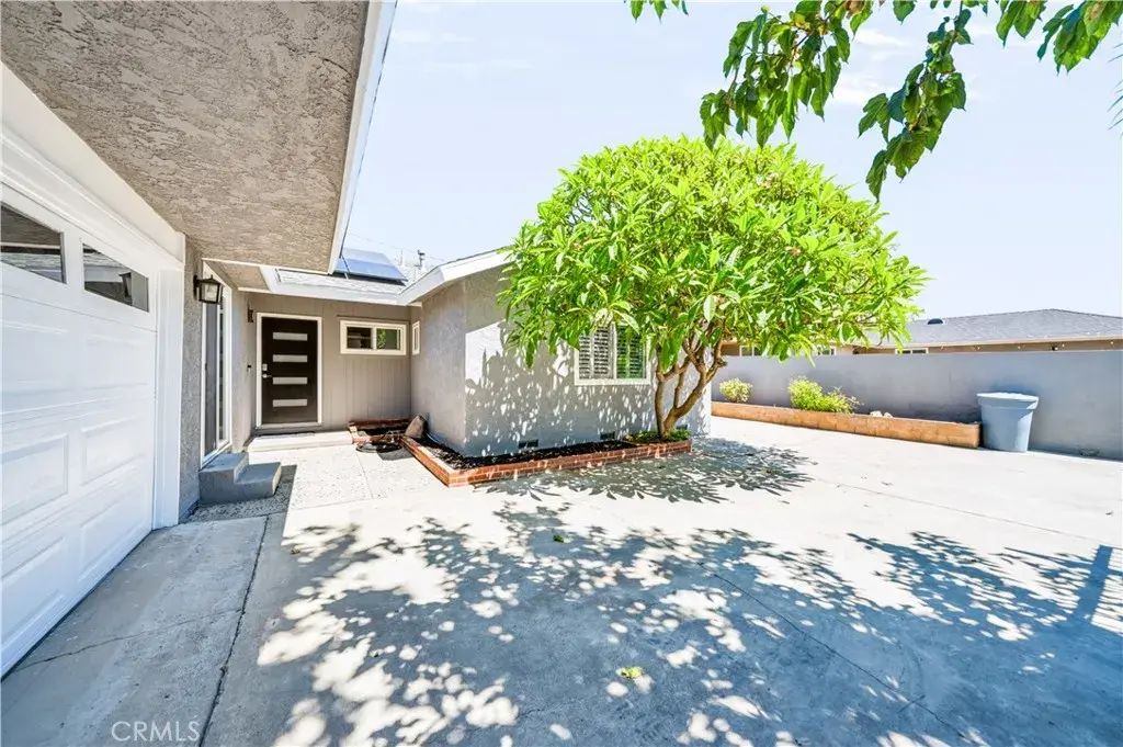 533 E Covina, Covina