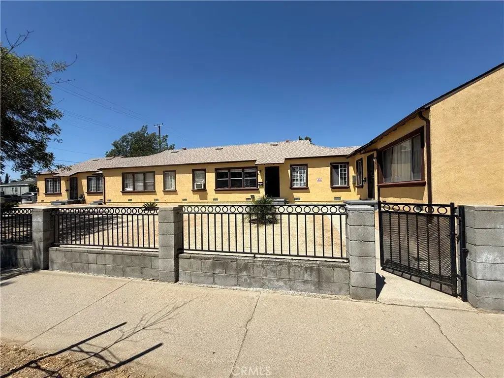 8100 De Garmo, Los Angeles