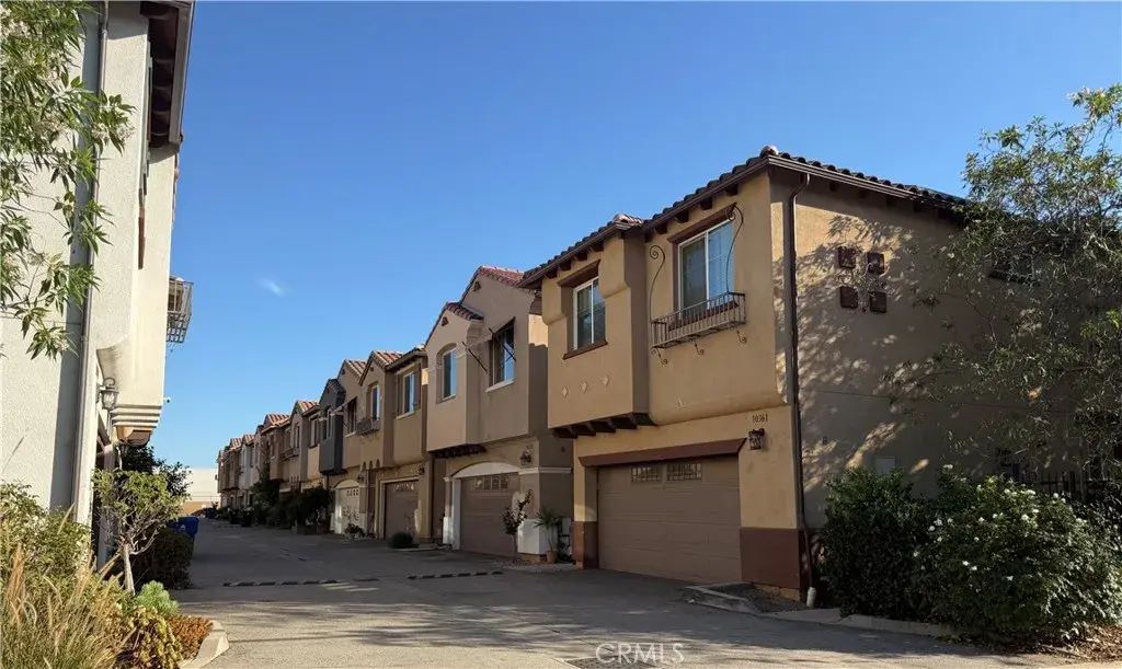 10349 Diamond Way, Pacoima