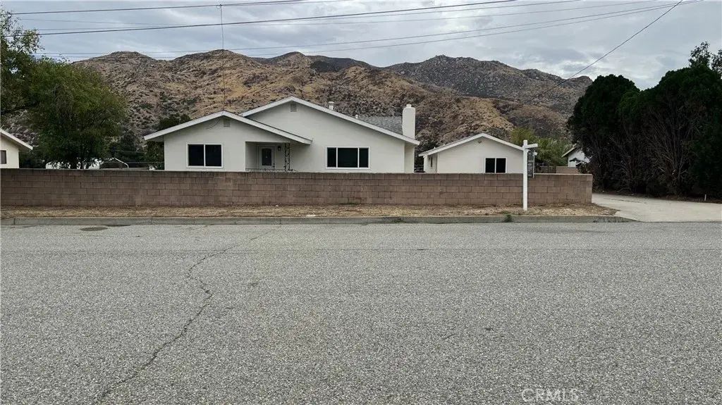 488 E Victory, Banning