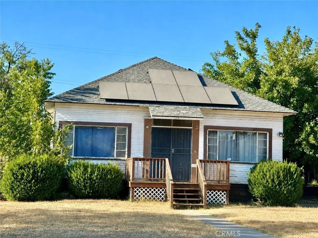 3705 E Iowa Avenue, Fresno