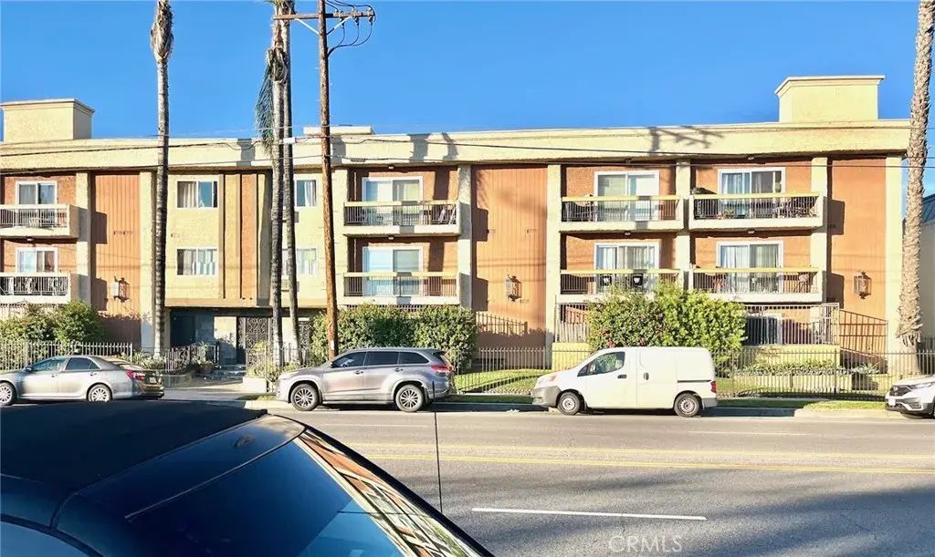 20327 Saticoy 304, Winnetka
