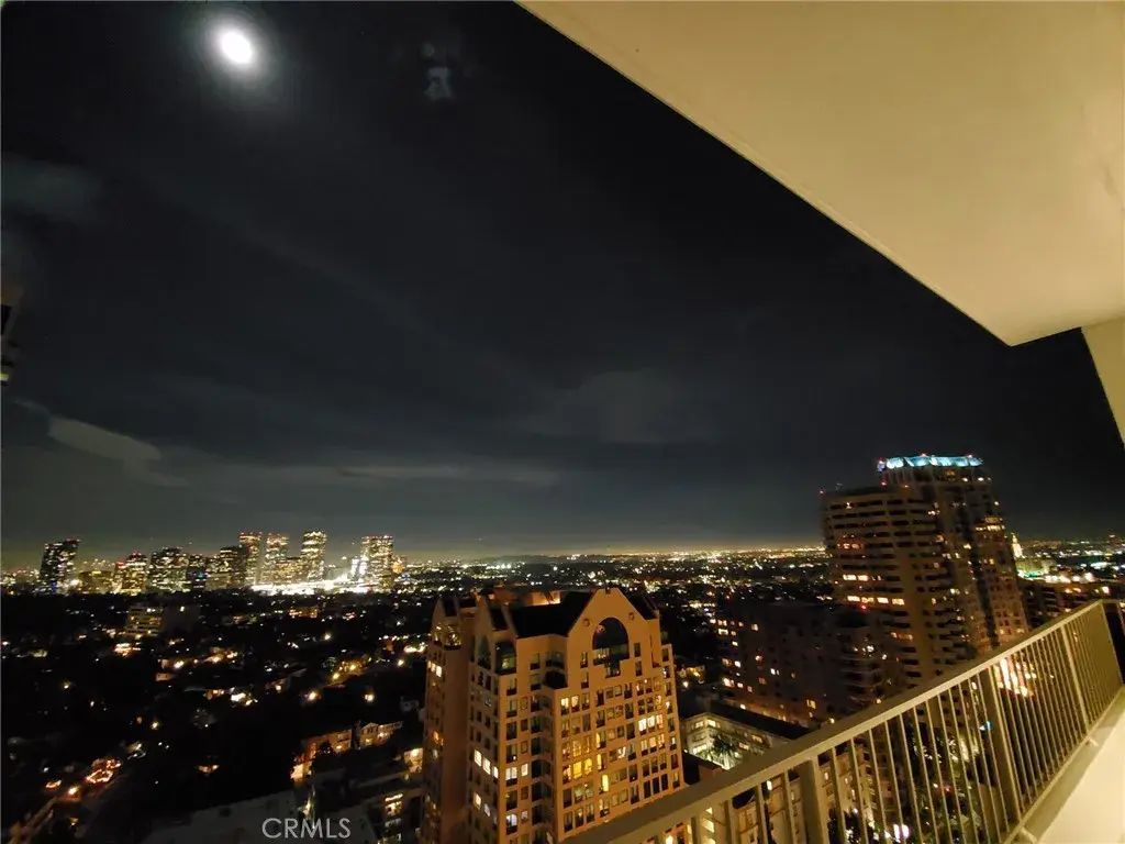 10501 Wilshire Boulevard 2204, Los Angeles
