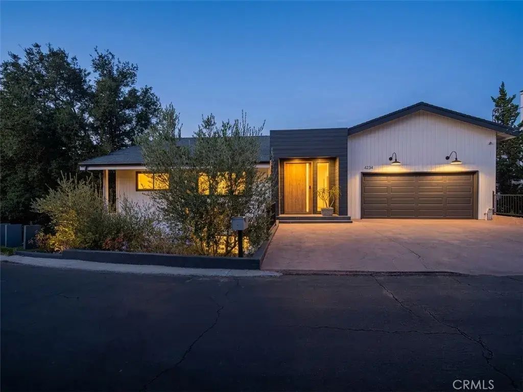 4234 Alhama Drive, Woodland Hills