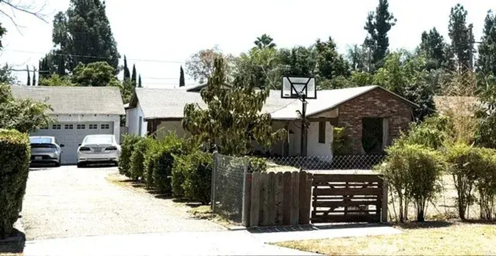 9928 Howland, Temple City