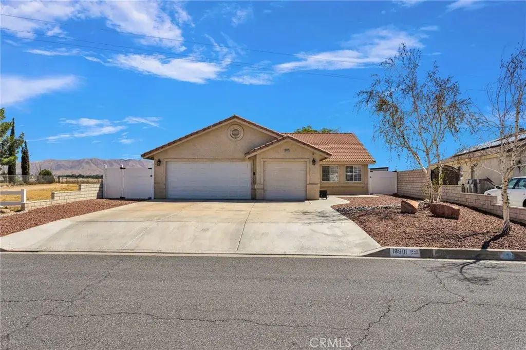 18601 Mountain Meadows, Victorville