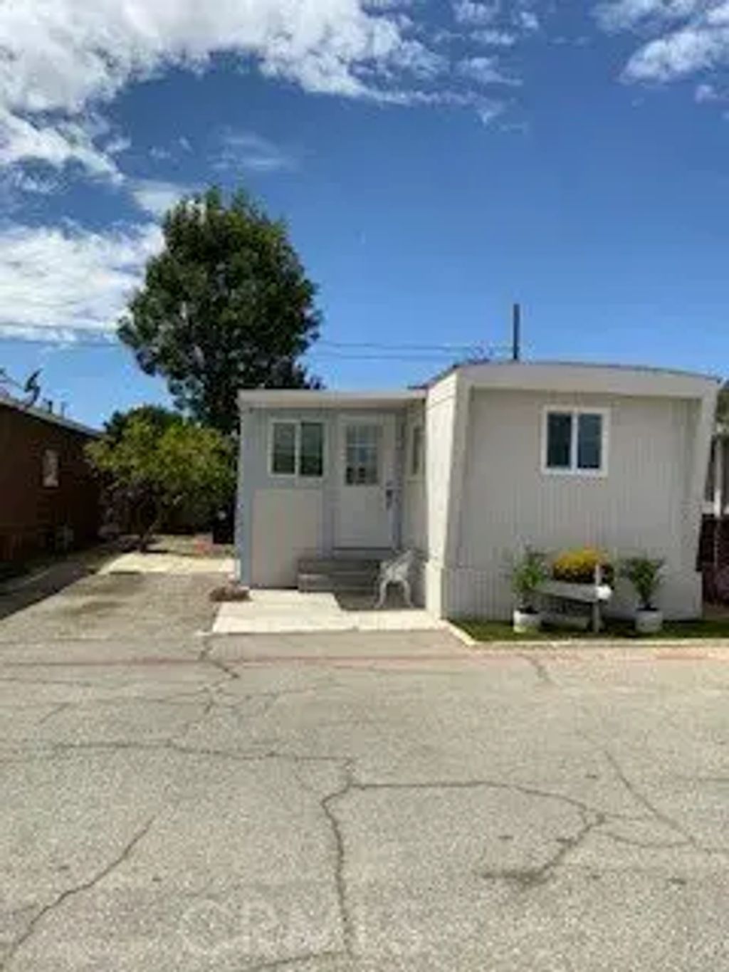 2260 W Rialto West 14, San Bernardino