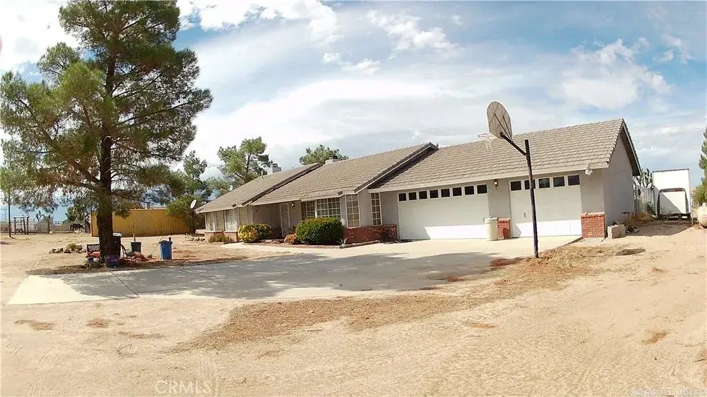 4374 Sunset, Phelan
