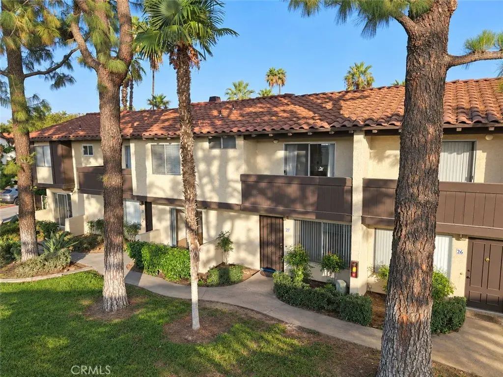 1097 Santo Antonio 27, Colton