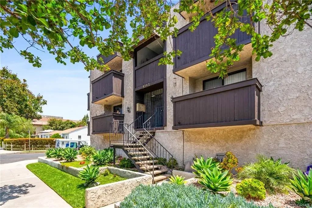 5252 Agnes 2, Valley Village