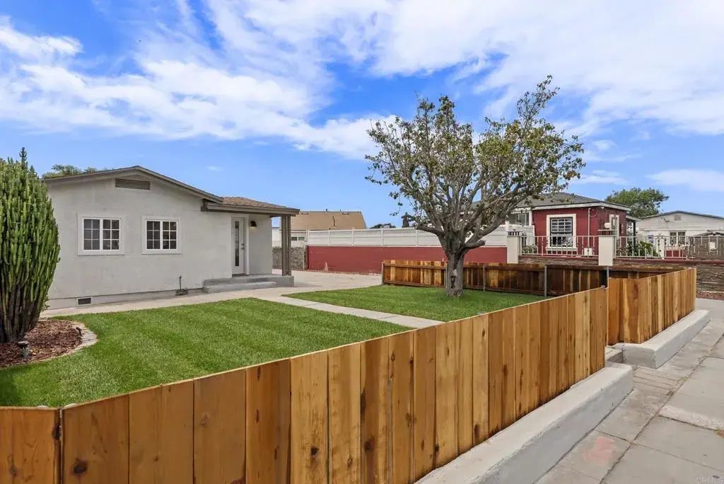 4779 Castle Avenue, 