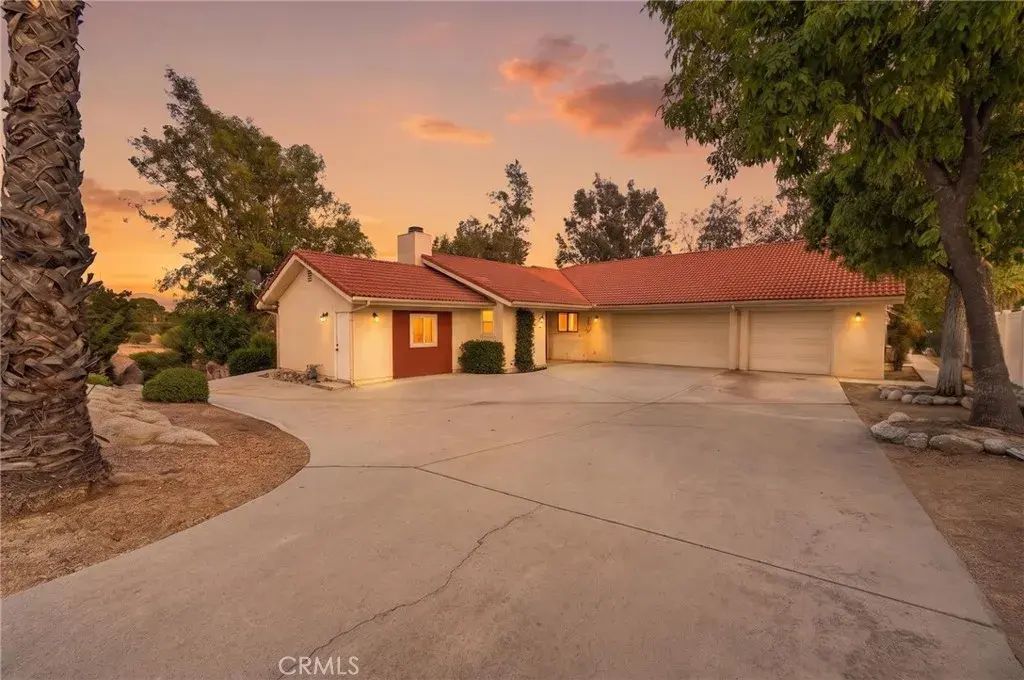 27435 Columbia Street, Hemet