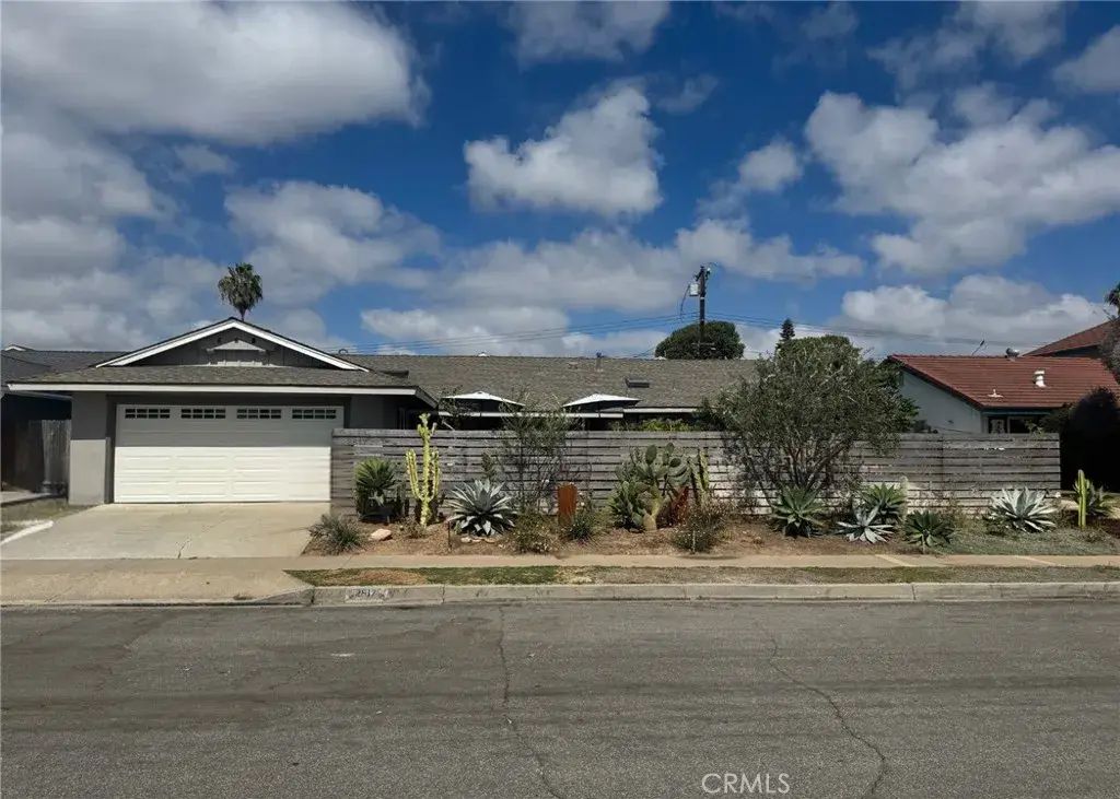 2817 La Salle, Costa Mesa