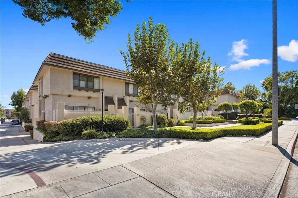 848 W Huntington Drive 18, Arcadia