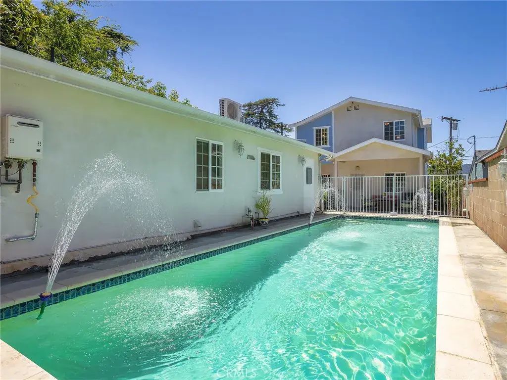 3305 Community Avenue, Glendale