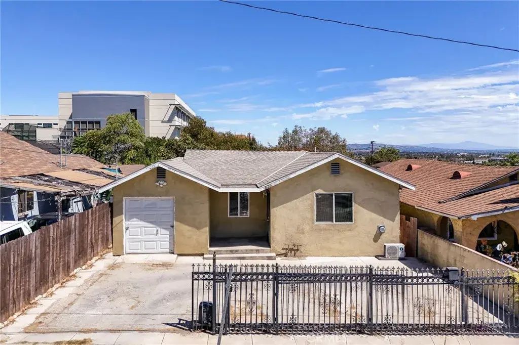 826 Geraghty Avenue, Los Angeles