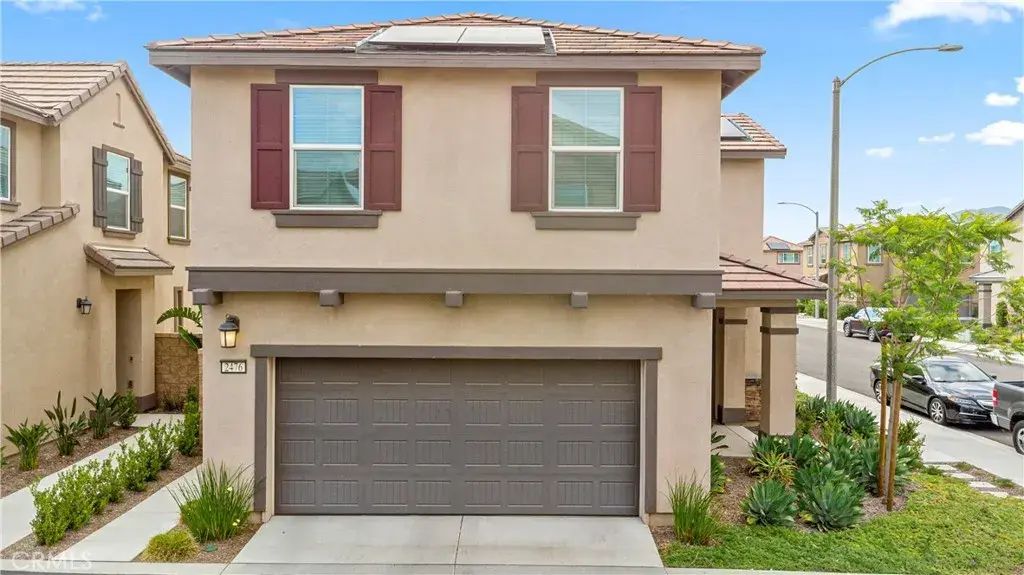 2476 Gunner Ridge, Rialto