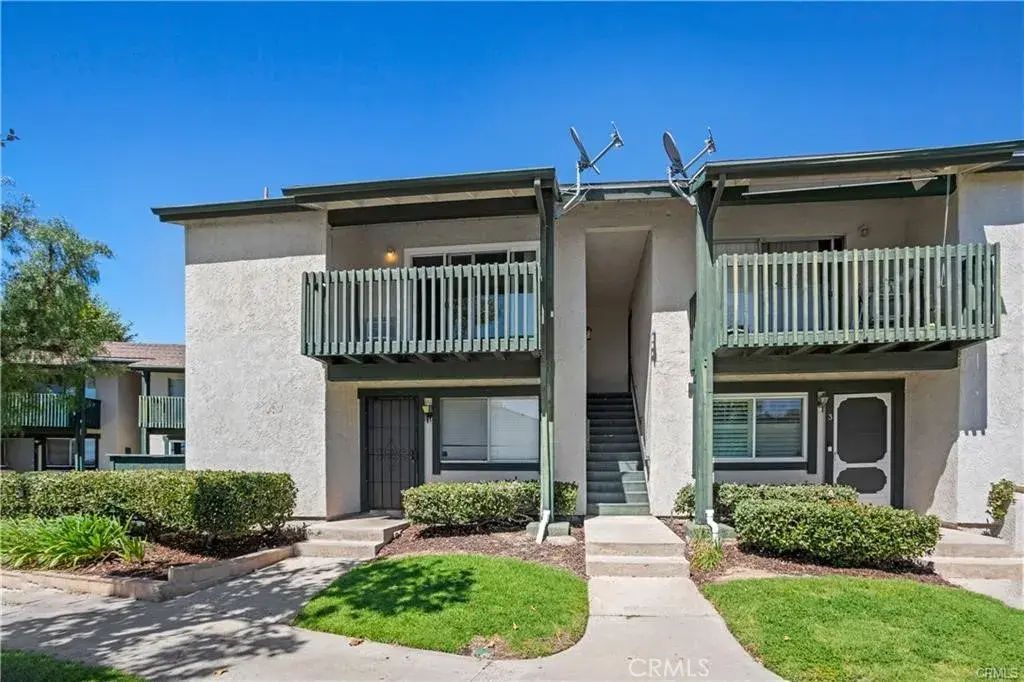 23232 Orange Avenue 2, Lake Forest