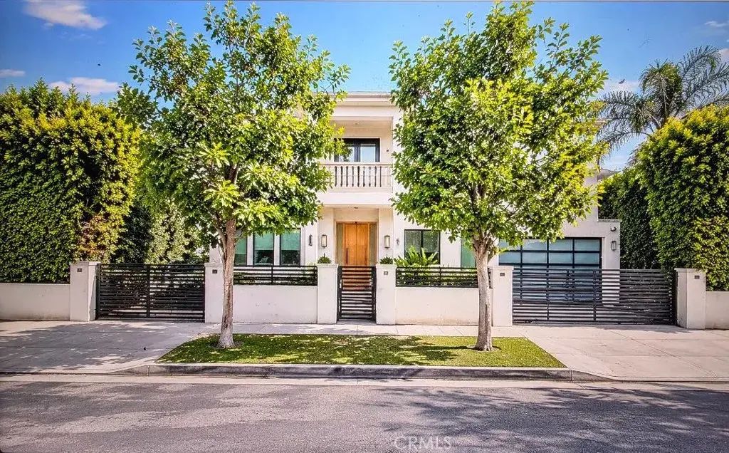 5176 Lindley, Encino