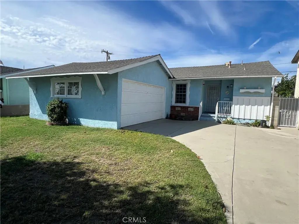 12413 Gradwell, Lakewood