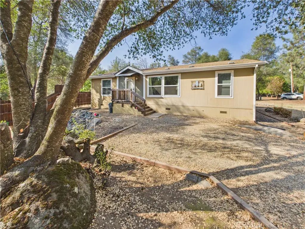4583-4587 Ben Hur, Mariposa