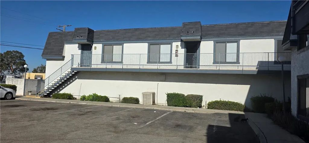 1319 Oakwood Drive 27, San Bernardino